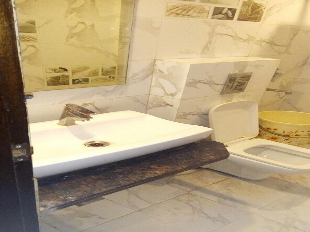 Hotel Parth Palace New Delhi Exterior photo